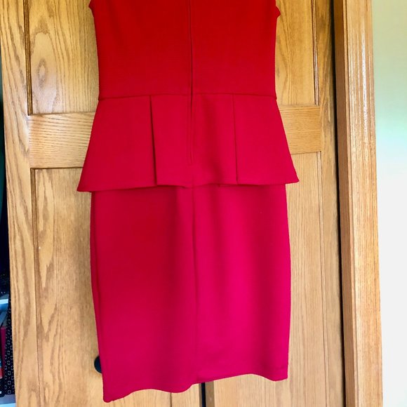 RED DRESS! - Picture 4 of 5